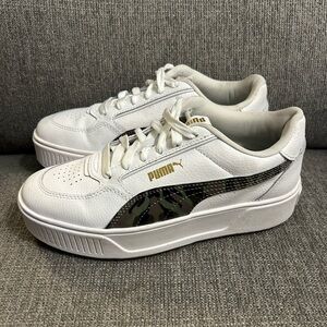 Puma Platform Sneakers with Camouflage Accent Women’s size 7